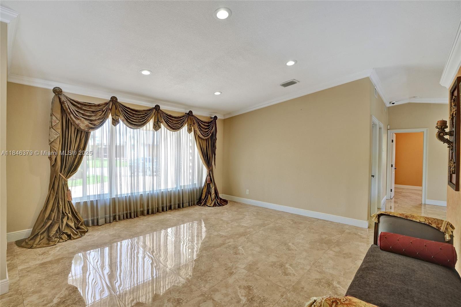 7135 N Augusta Dr
