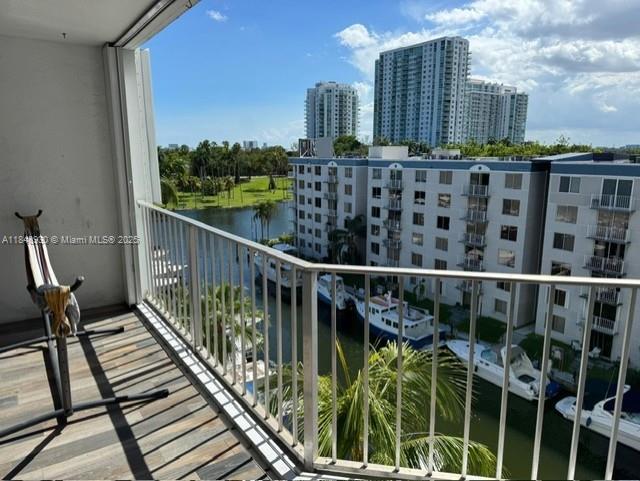 RIVER RUN CONDO PH I - Residential