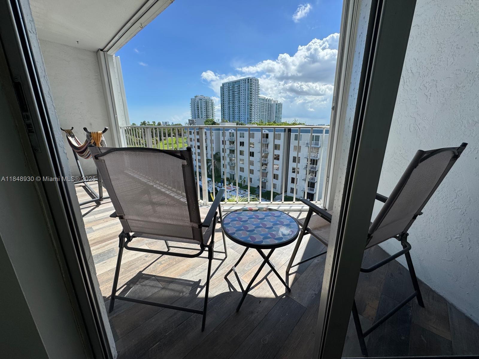 RIVER RUN CONDO PH I - Residential