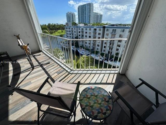 RIVER RUN CONDO PH I - Residential