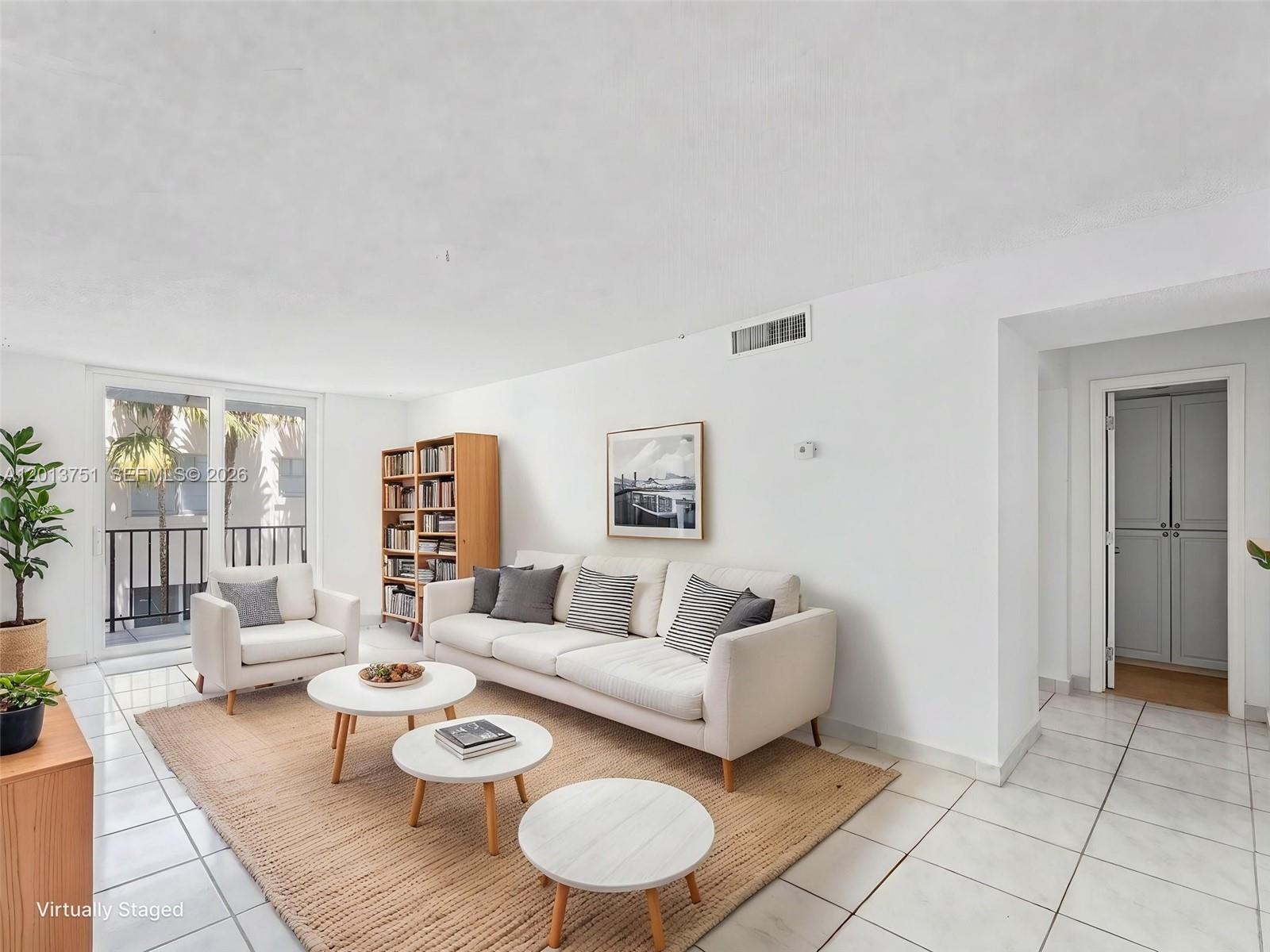 720 Collins Ave 204