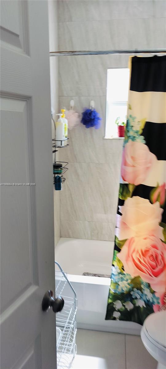 LAURAVILLE GARDENS - Residential