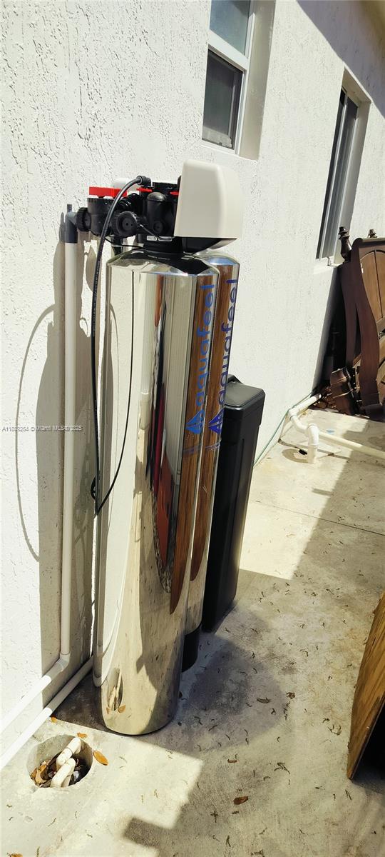 LAURAVILLE GARDENS - Residential