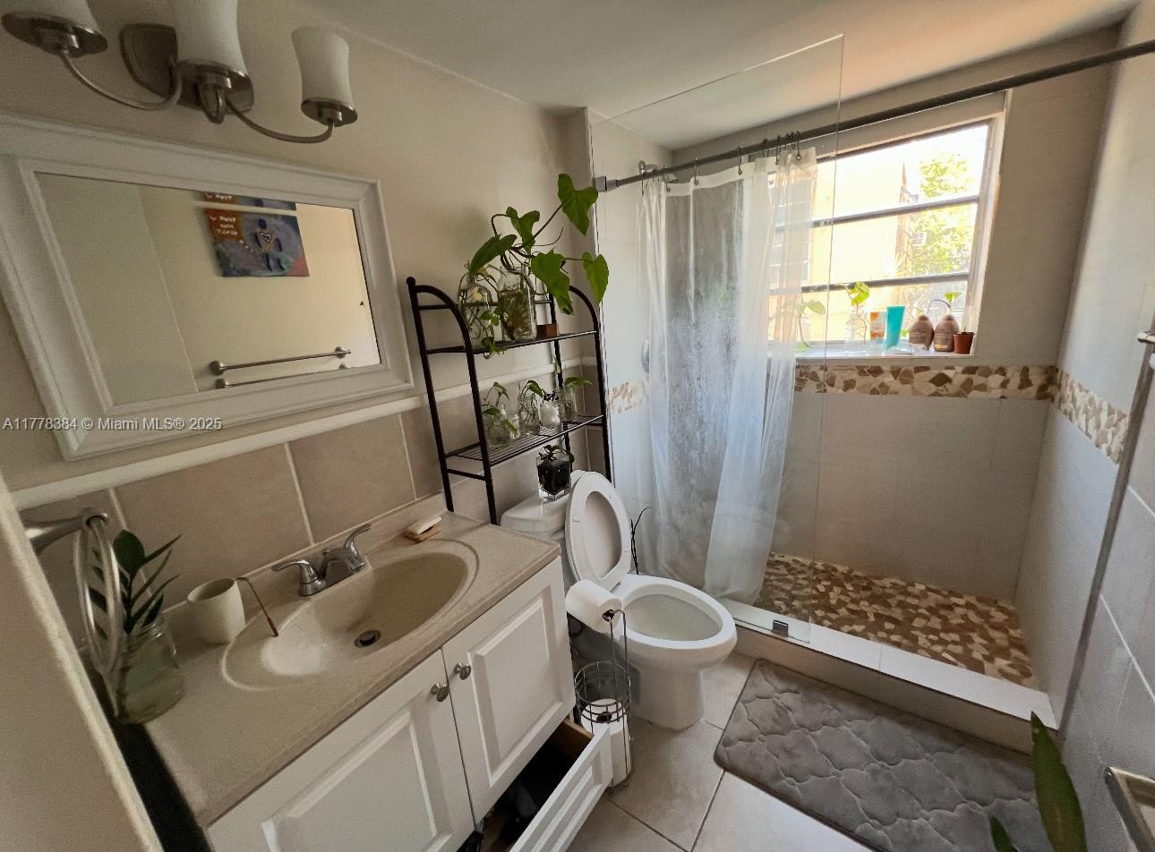 MERIDIAN PLAZA CONDO - Residential