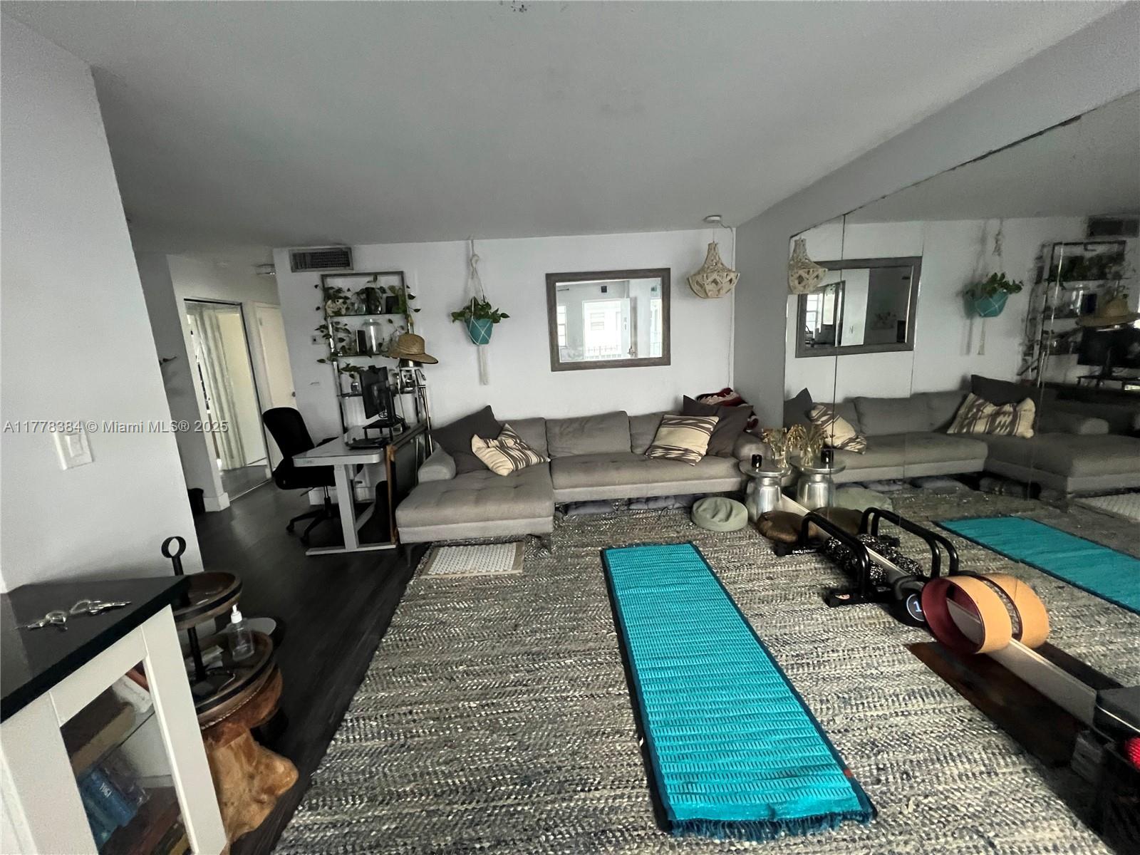 221 Meridian Ave 206