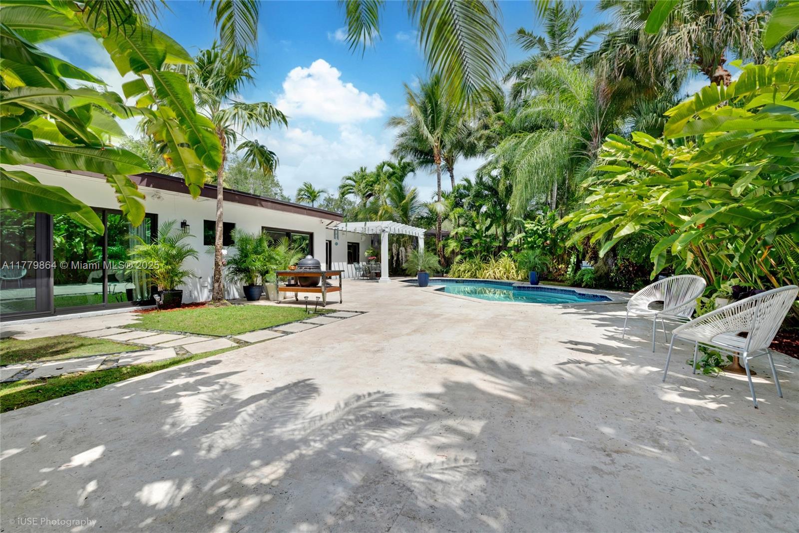 BEVERLY GARDENS - Residential