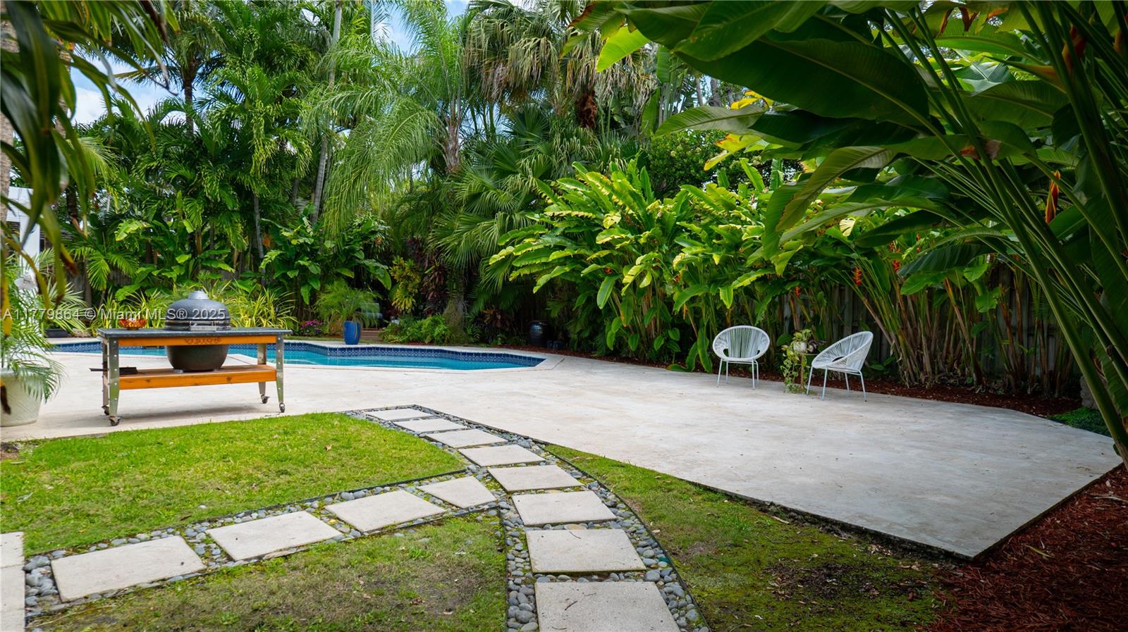 BEVERLY GARDENS - Residential