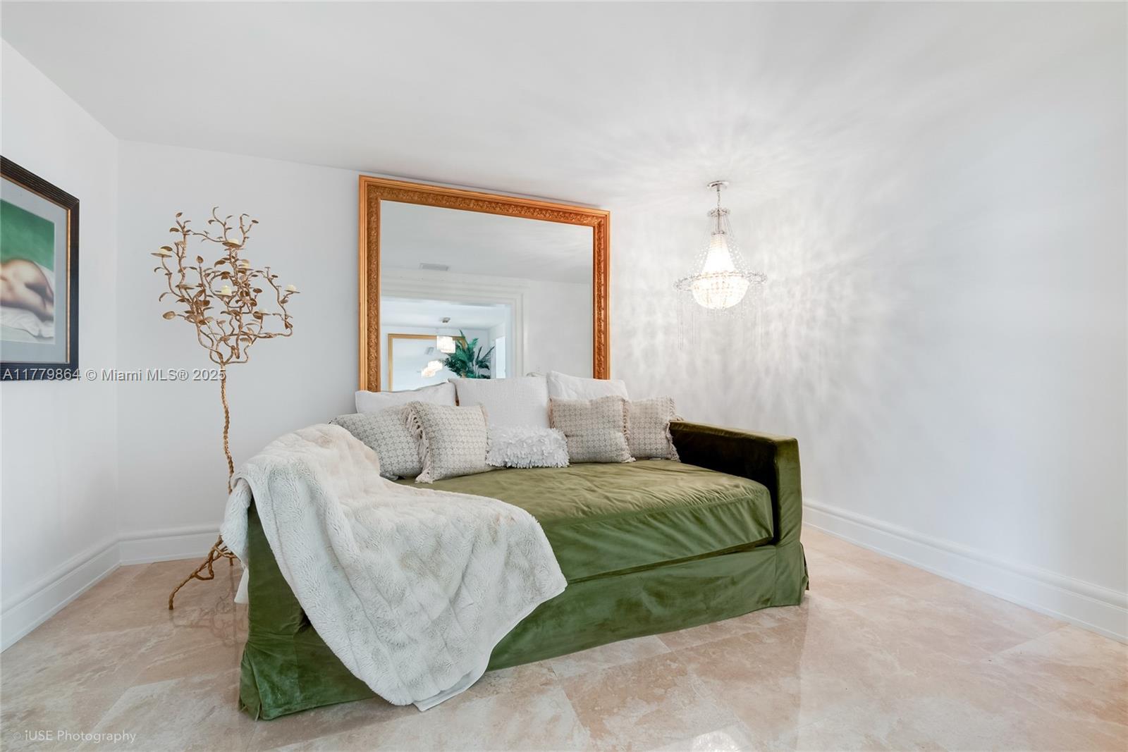 BEVERLY GARDENS - Residential