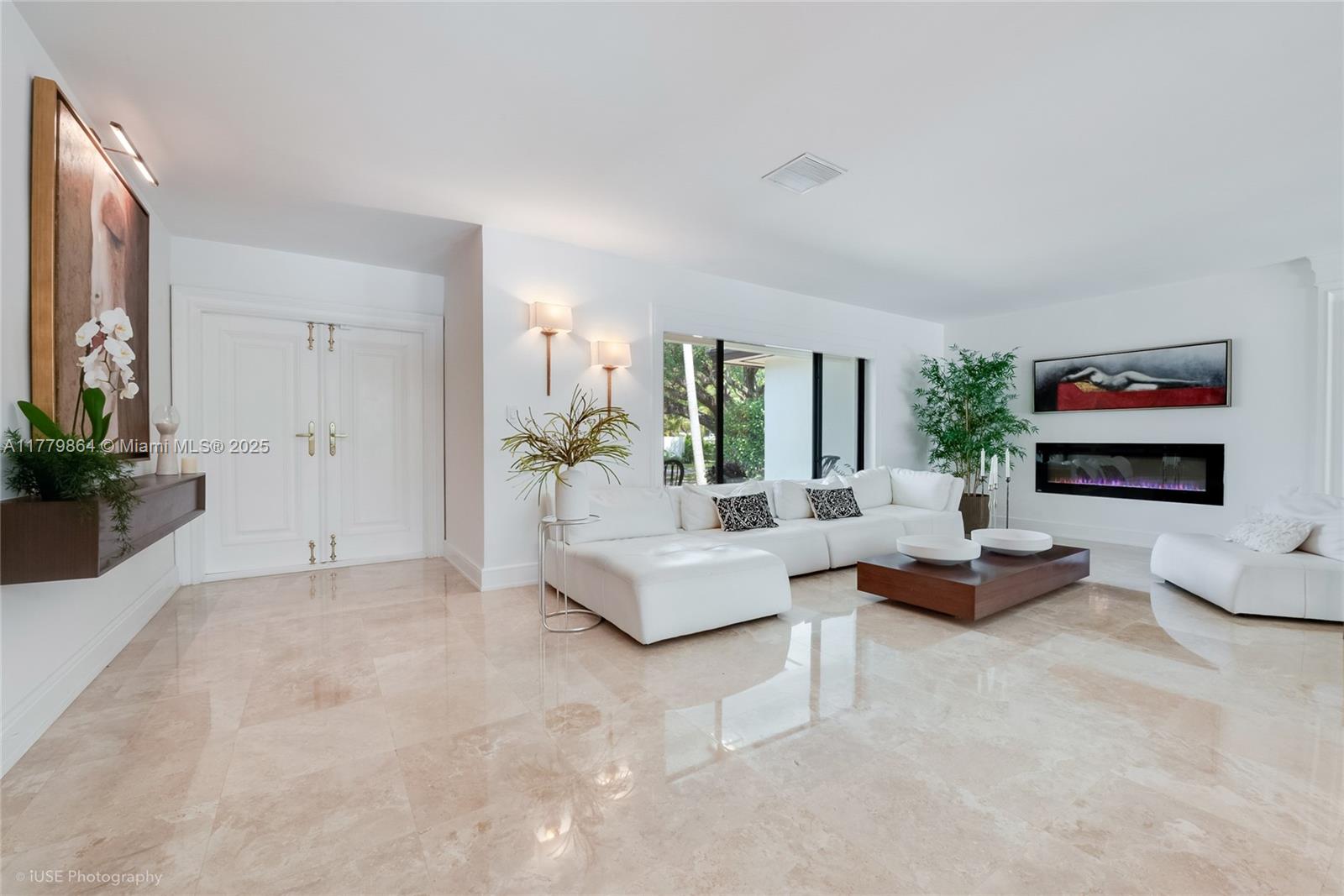 BEVERLY GARDENS - Residential