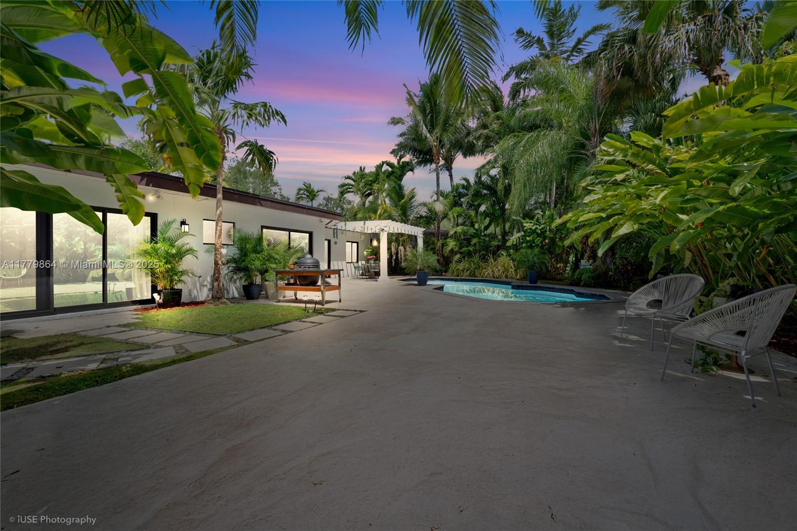 BEVERLY GARDENS - Residential