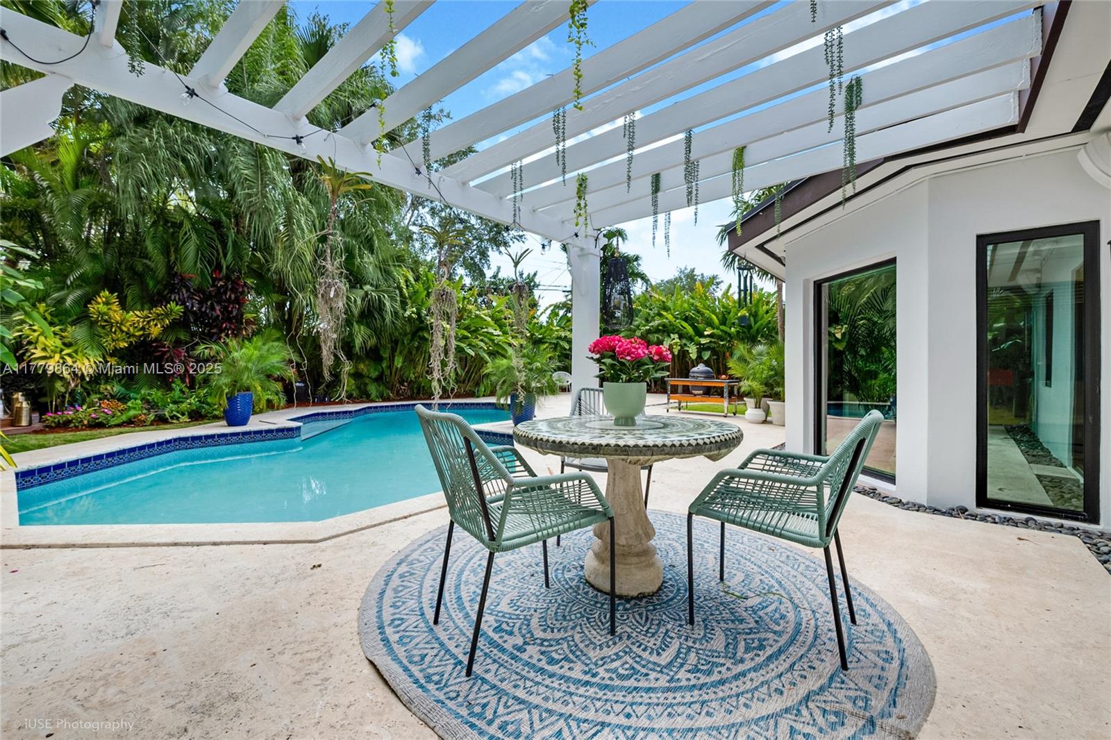 BEVERLY GARDENS - Residential