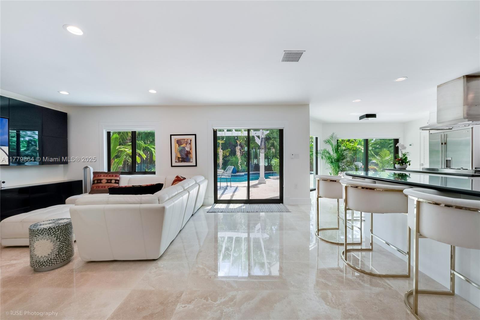 BEVERLY GARDENS - Residential