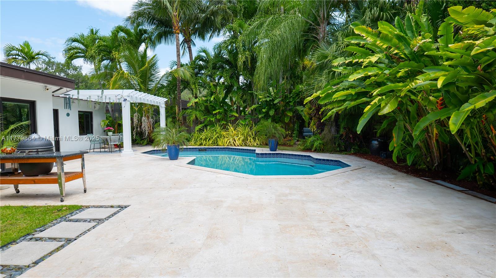 BEVERLY GARDENS - Residential