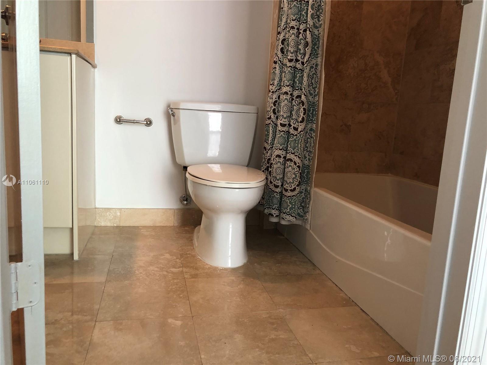 DUO COMDOMINIUM EAST - Residential Lease