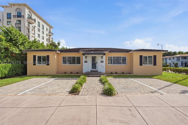 352 CATALONIA AVE, CORAL GABLES, FL 33134 - Image e431c11d373908a2fcefa9bf82fedd3c/2164710035