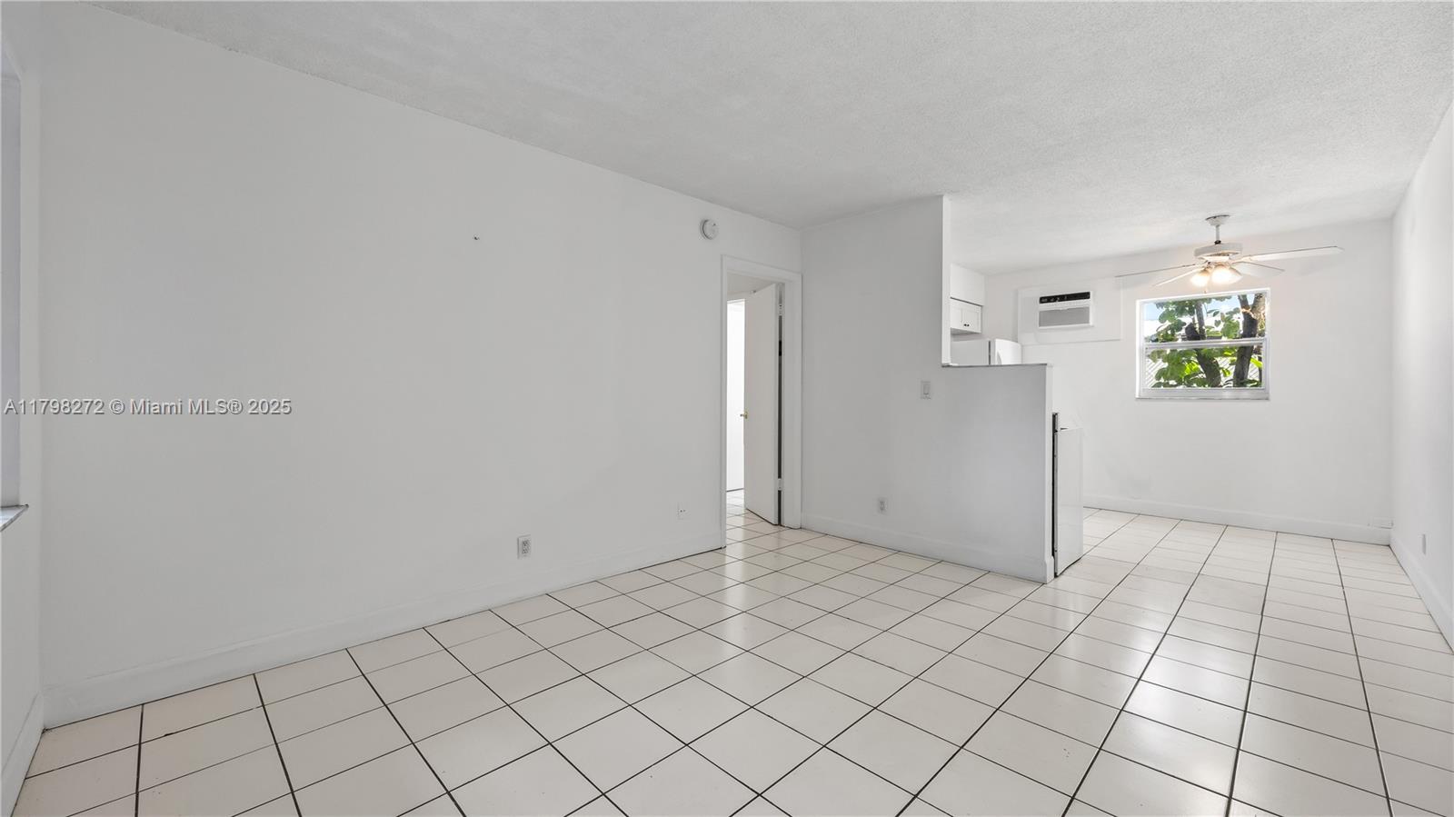 Rental Property at 400 Se 31st St 3, Fort Lauderdale, Broward County, Florida - Bedrooms: 1 
Bathrooms: 1  - $1,625 MO.