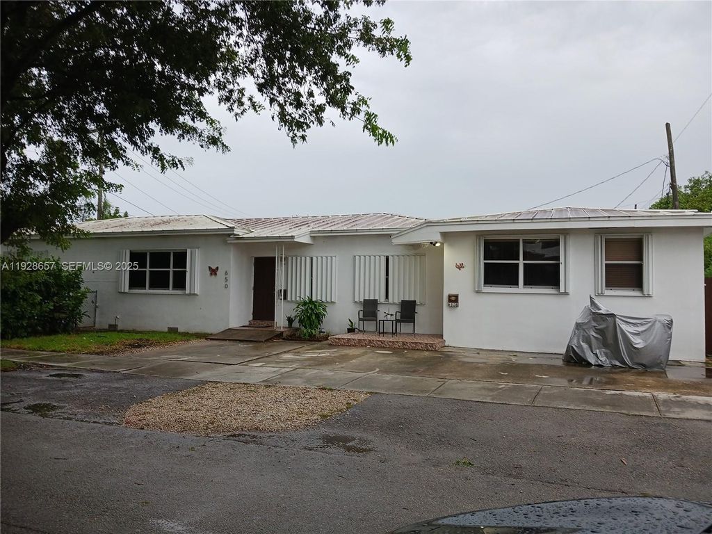 Photo of 650 SW 44th Ct, Miami, FL 33134 (MLS # A11928657)