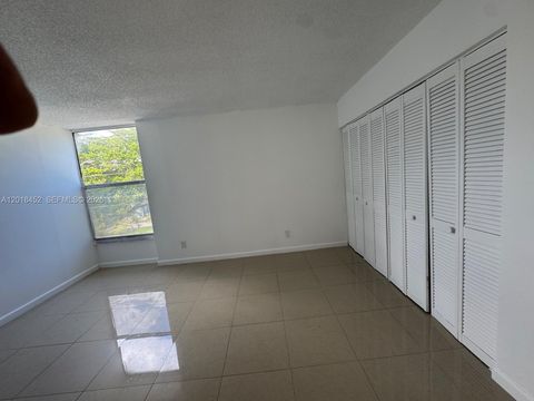 Tiny photo for 2020 NE 135th St #303, North Miami, FL 33181 (MLS # A12018452)