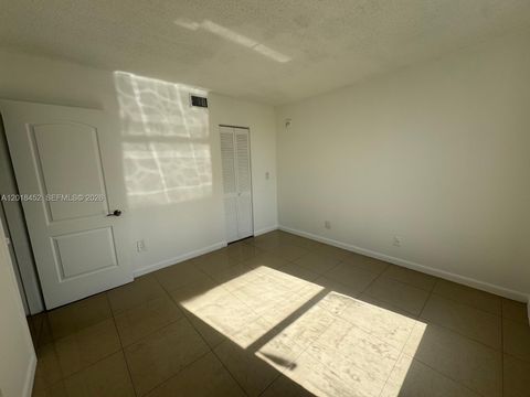 Tiny photo for 2020 NE 135th St #303, North Miami, FL 33181 (MLS # A12018452)
