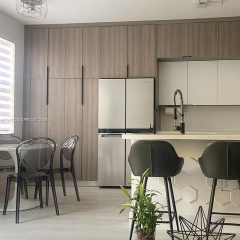 Photo of 8135 NW 108th Ave, Doral, FL 33178 (MLS # A11950325)