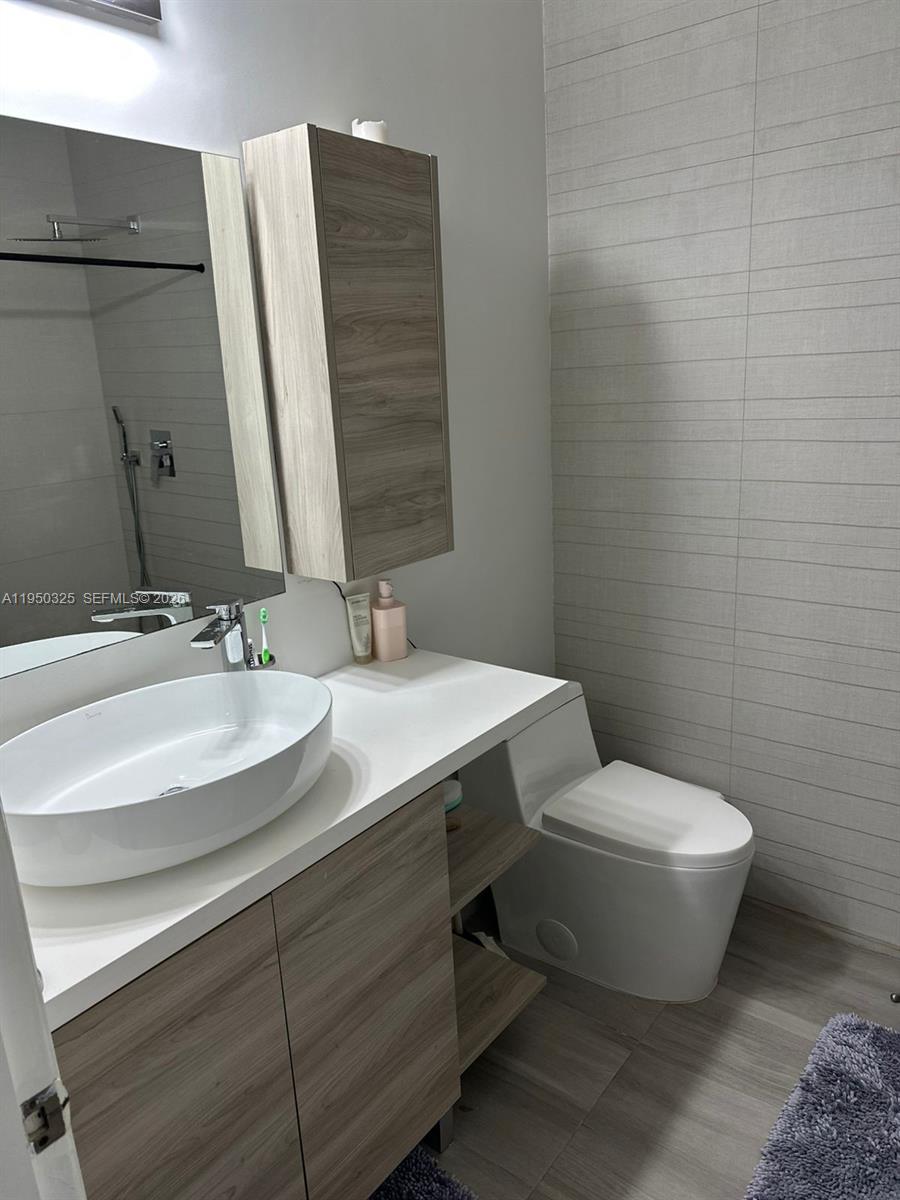 ISLANDS AT DORAL 1ST ADDN - Residential