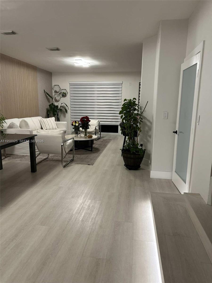 ISLANDS AT DORAL 1ST ADDN - Residential