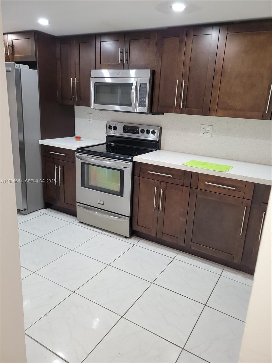 View photos, virtual tours, details... 14389 Kendale Lakes Cir 14389