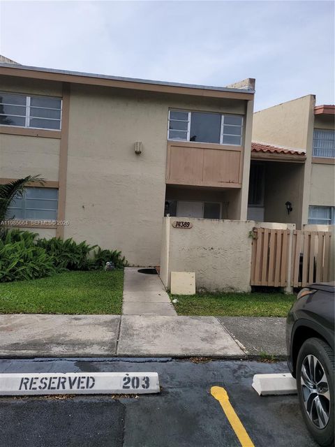 14389 Kendale Lakes Cir 14389 Miami FL 33183