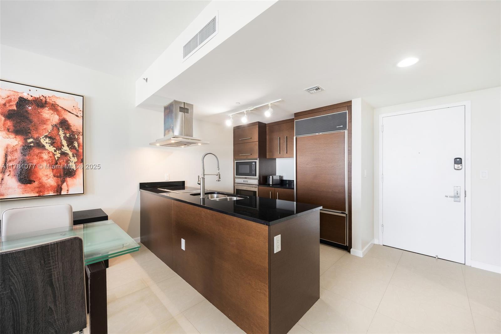 search properties 1 485 Brickell Ave 4707