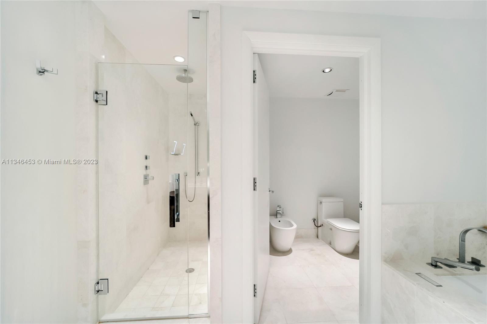 JADE OCEAN CONDO - Residential