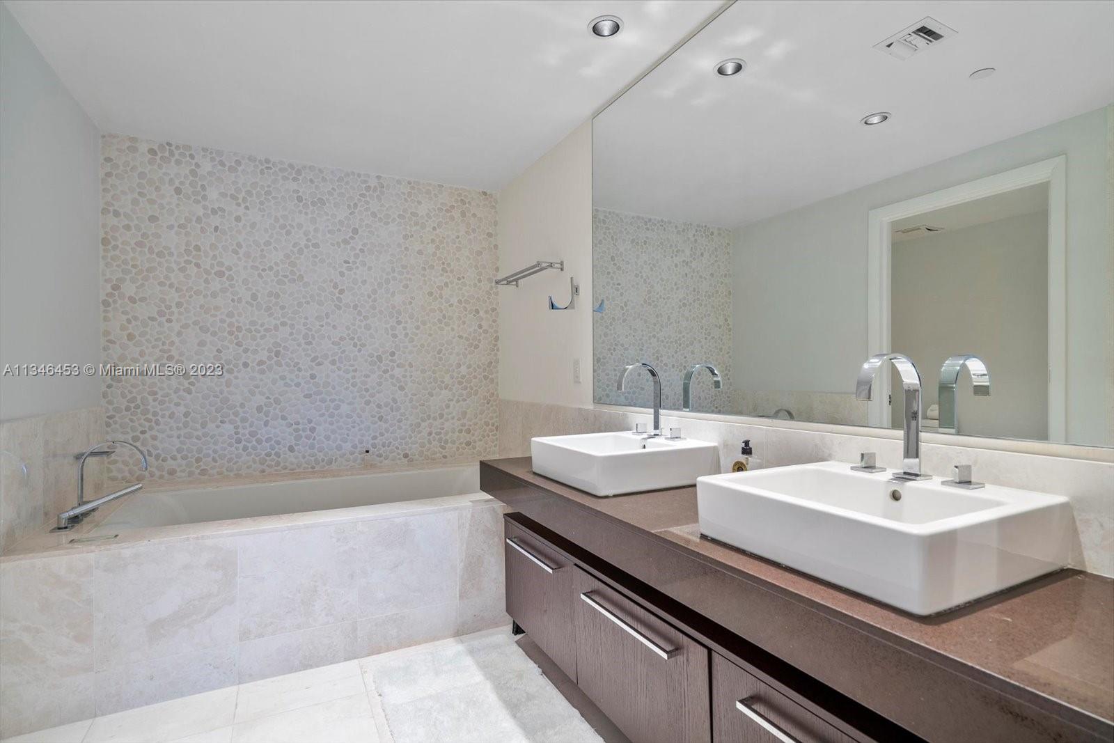 JADE OCEAN CONDO - Residential