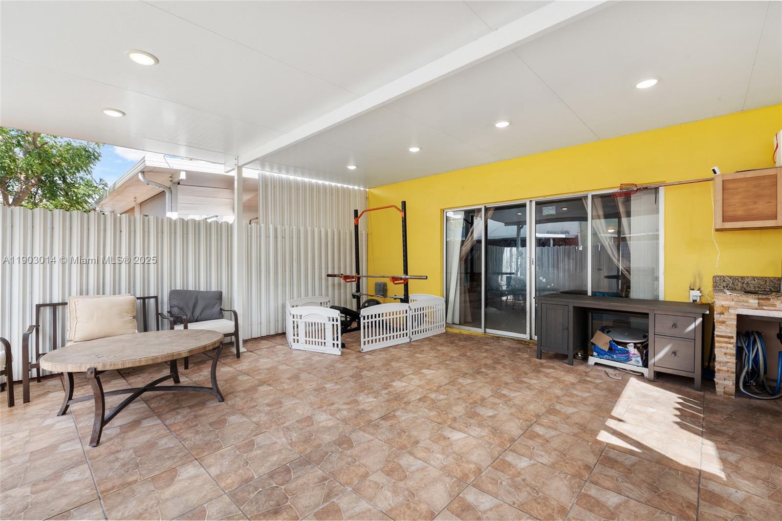 FIRST ADDN TO PALM SPRING - Residential