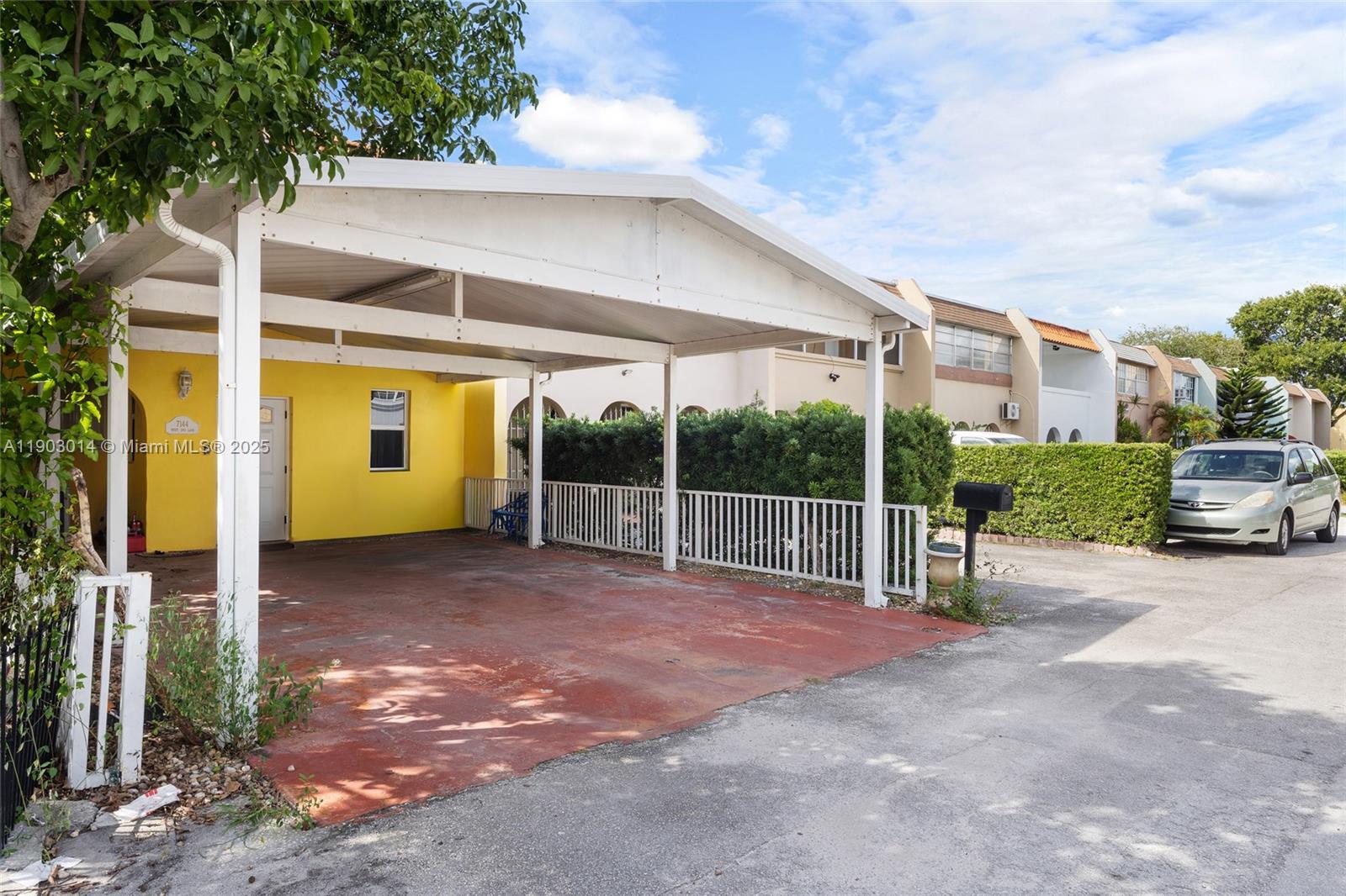 FIRST ADDN TO PALM SPRING - Residential