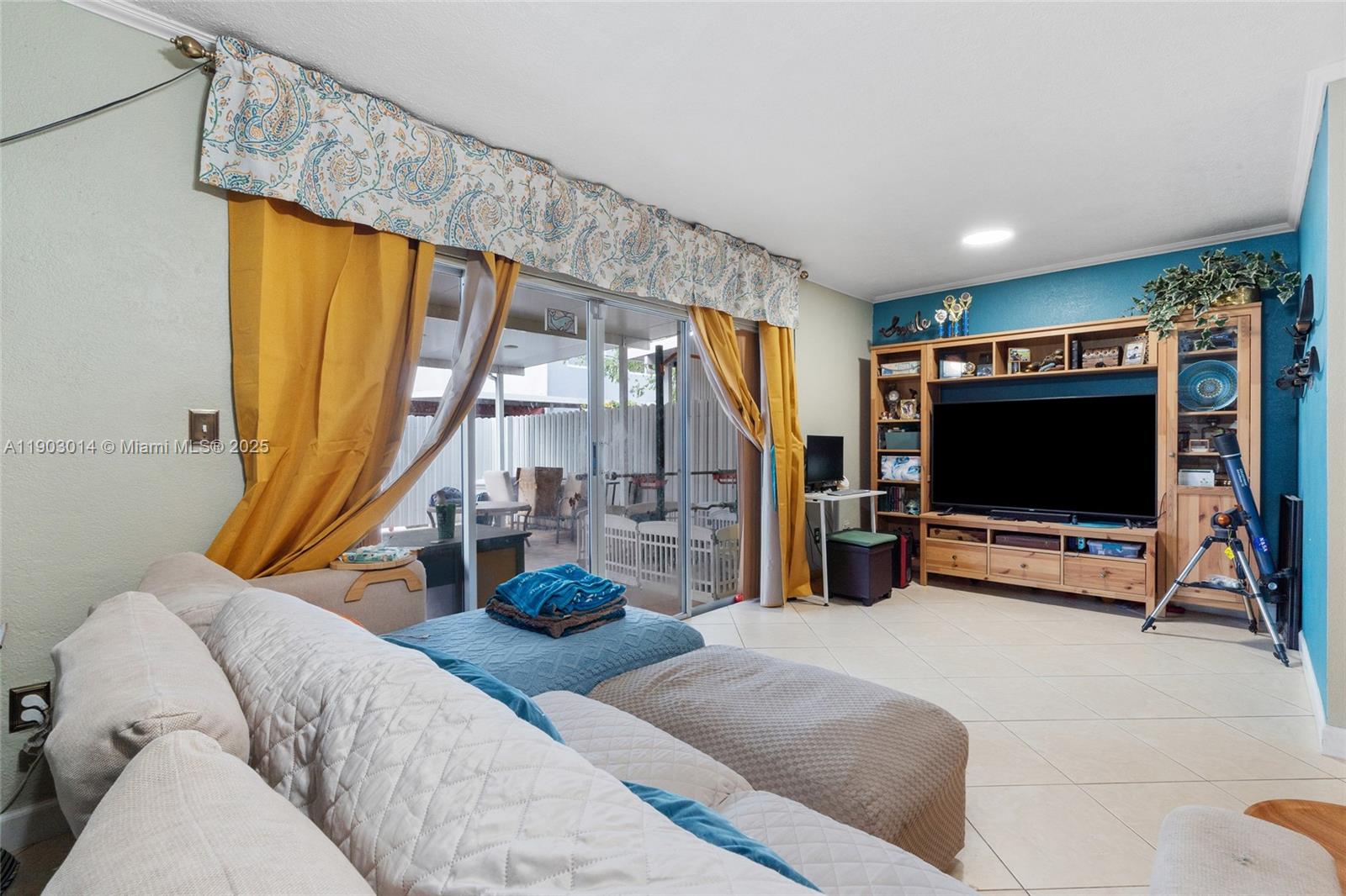 FIRST ADDN TO PALM SPRING - Residential