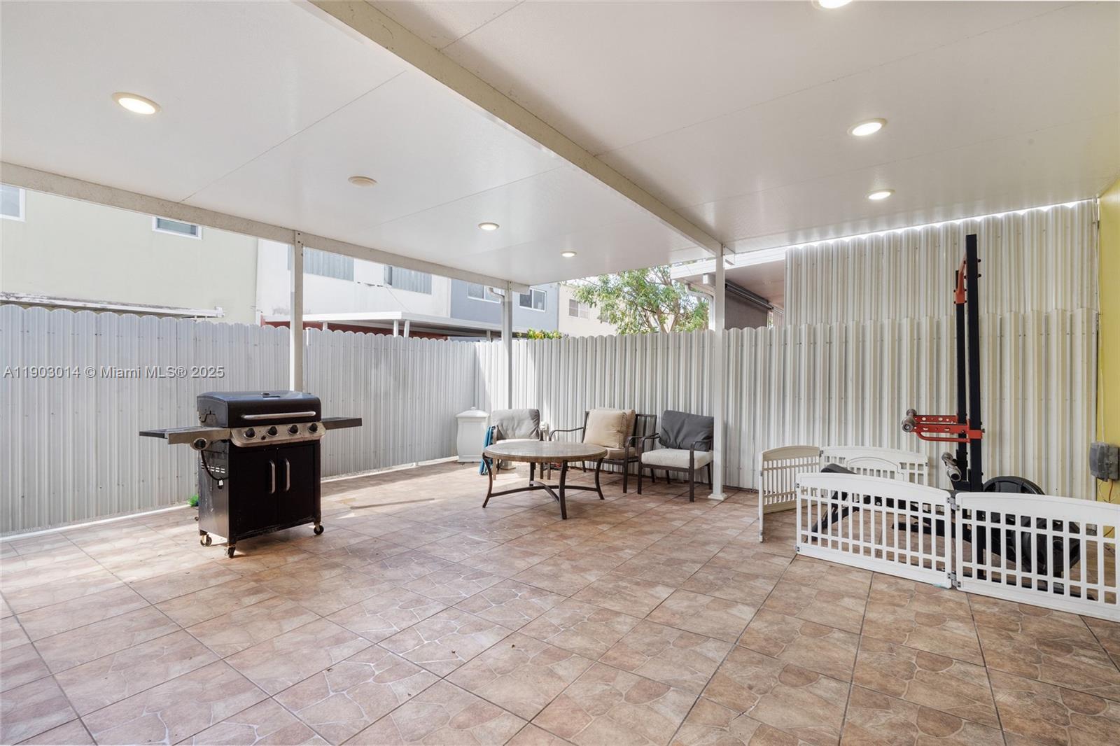 FIRST ADDN TO PALM SPRING - Residential