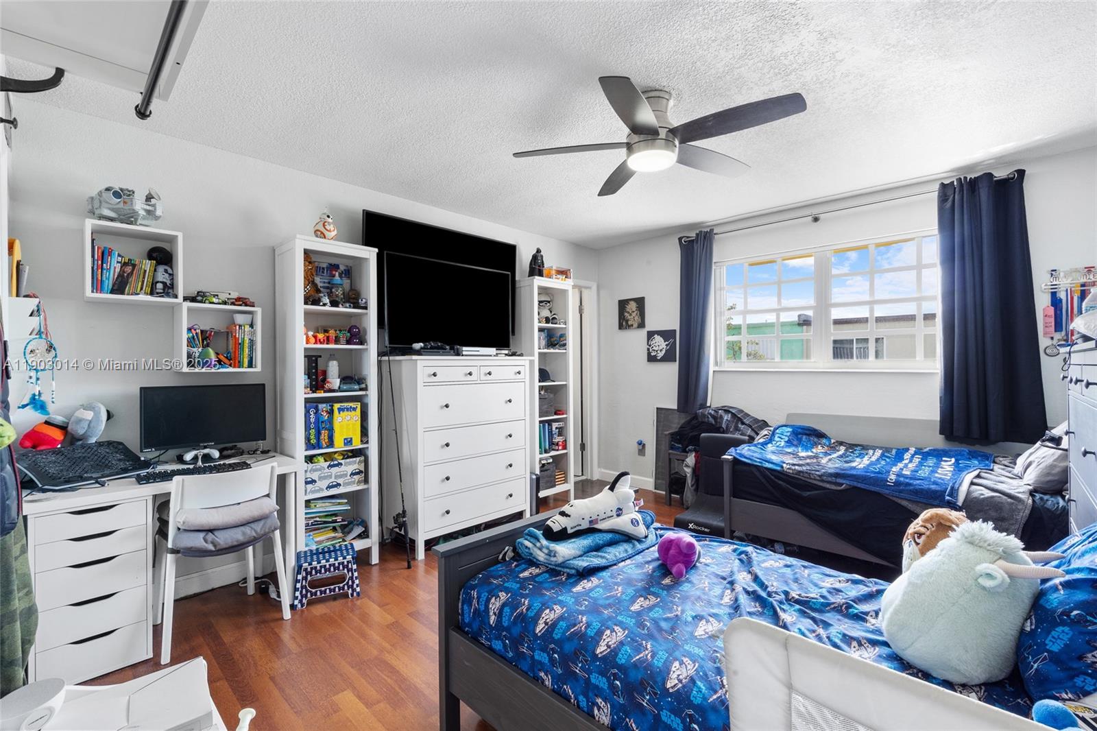 FIRST ADDN TO PALM SPRING - Residential