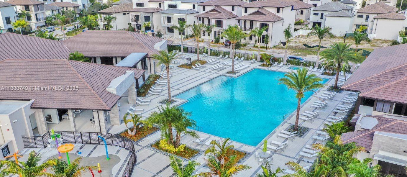 DOWNTOWN DORAL SOUTH PHAS - Residential