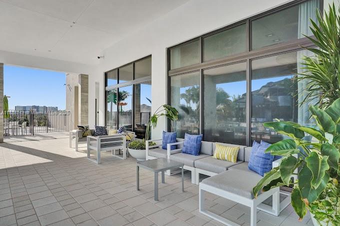 DOWNTOWN DORAL SOUTH PHAS - Residential