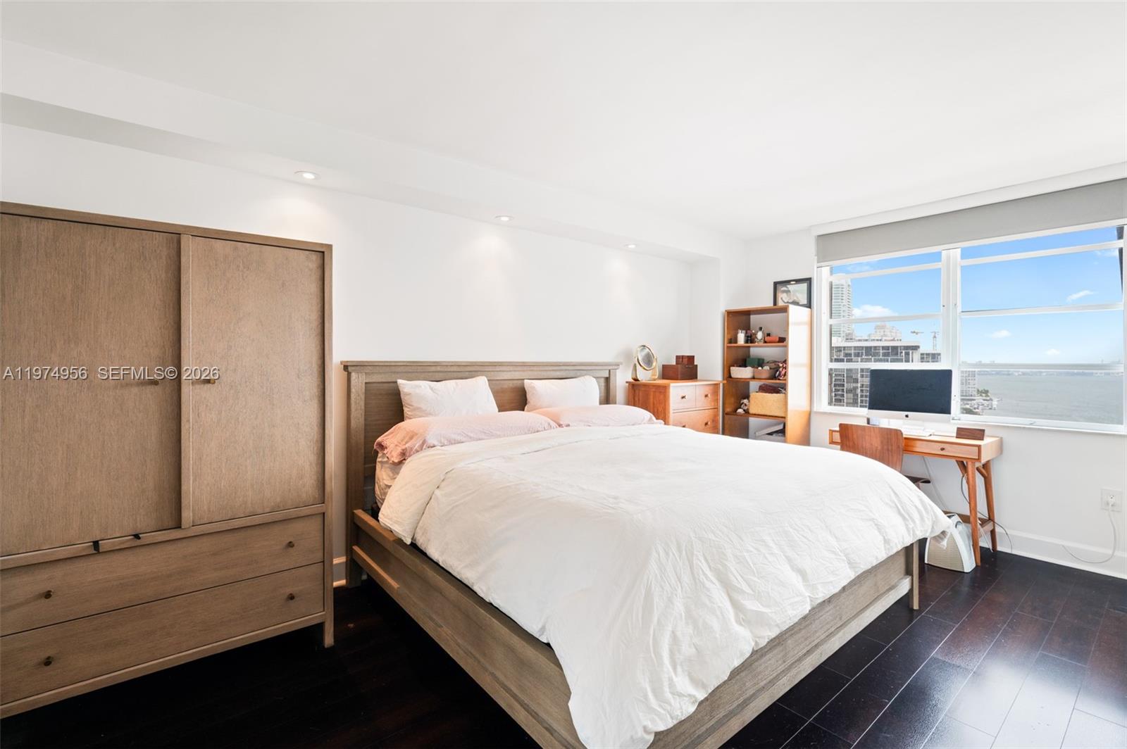 BRICKELL BAY CLUB CONDO - Residential