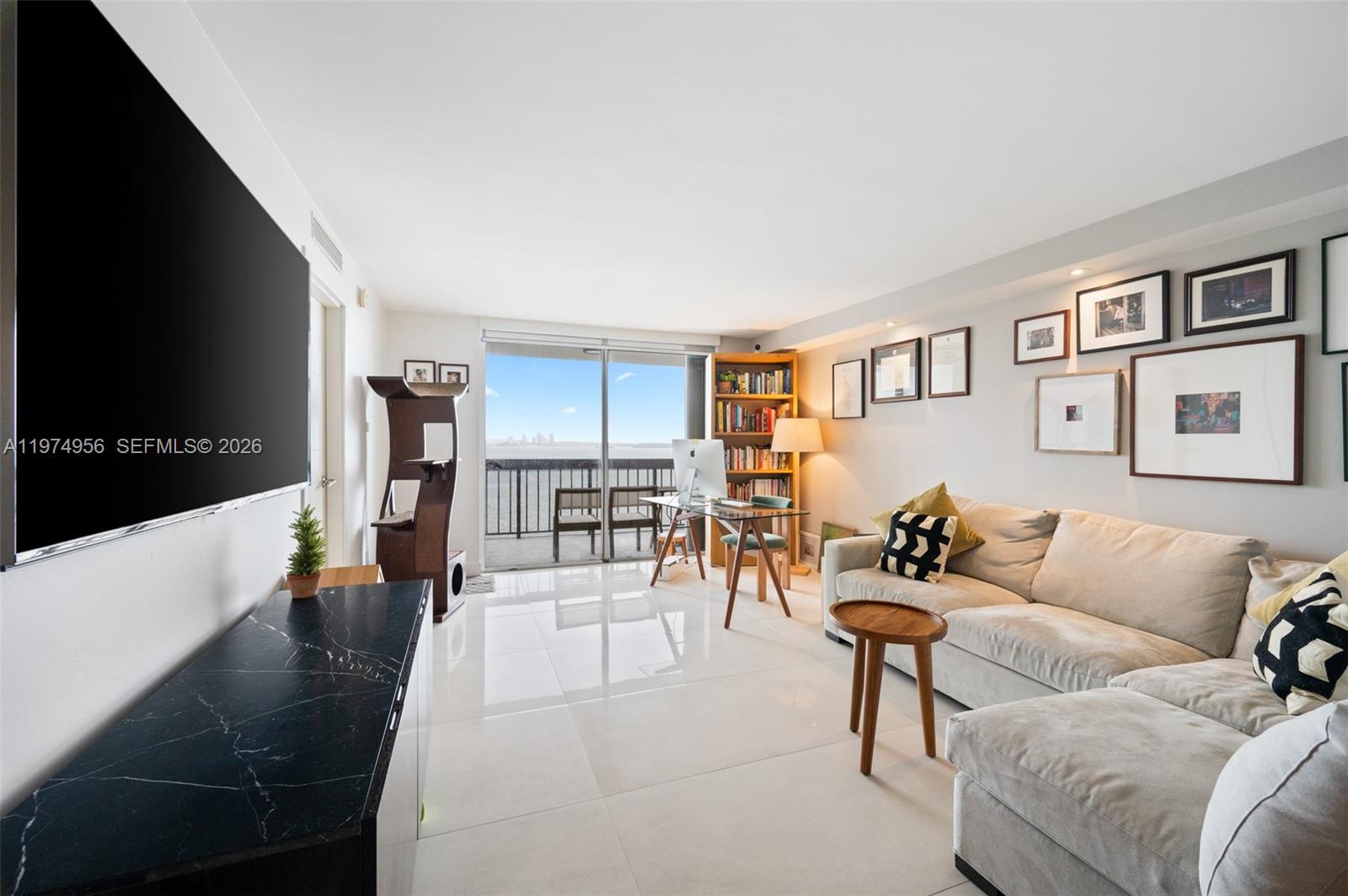 BRICKELL BAY CLUB CONDO - Residential