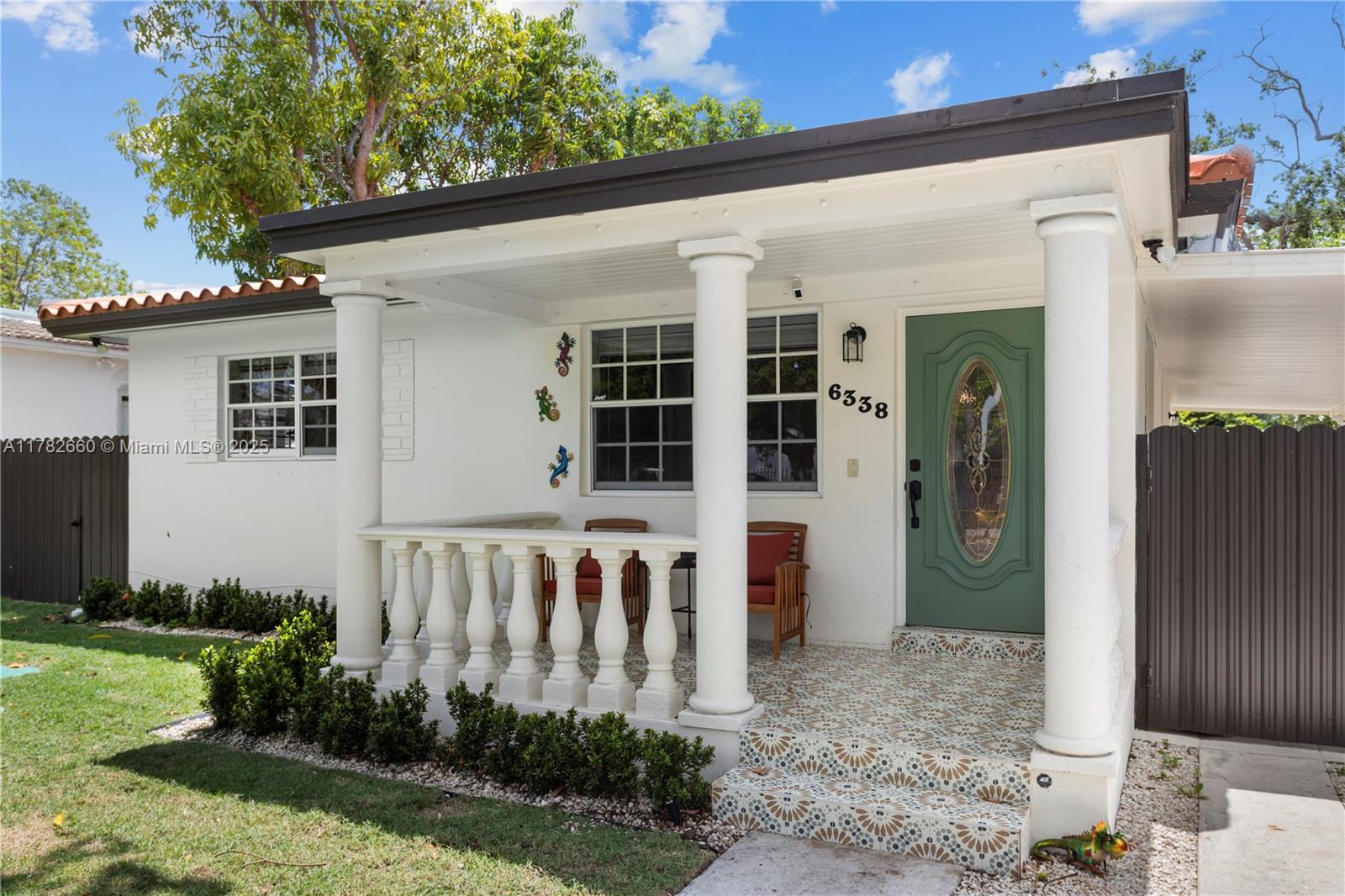 6338 Sw 41st St, South Miami, Miami-Dade County, Florida - 3 Bedrooms  
2 Bathrooms - 