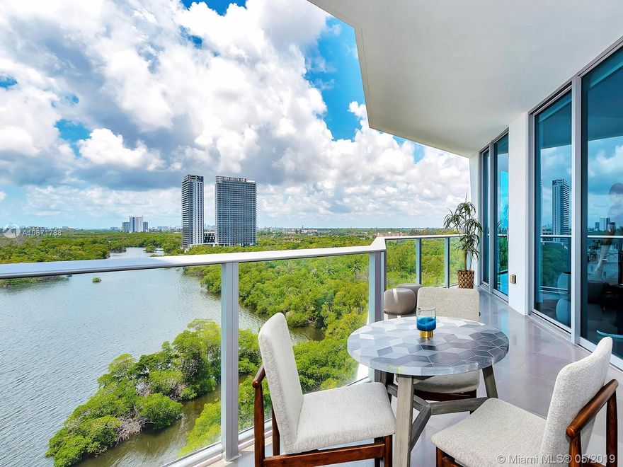 Fully furnished and ready to move-in at The Reserve at Marina Palms Yacht Club. 3Beds/3baths with amazing views, floor to ceiling windows and lots of natural light. The Reserve at Marina Palms features luxurious amenities: Private boat membership, bayfront pool, and hot tub, bbq area, state of the art gym and spa, children's playground, club room, top-notch security, 24h guarded lobby, and gate, & much more.