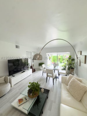 1112 NW 125TH PL # 102, MIAMI, FL 33182 - Image e43cd2d91d1486abd0d3837ffb347c8f/2859461695