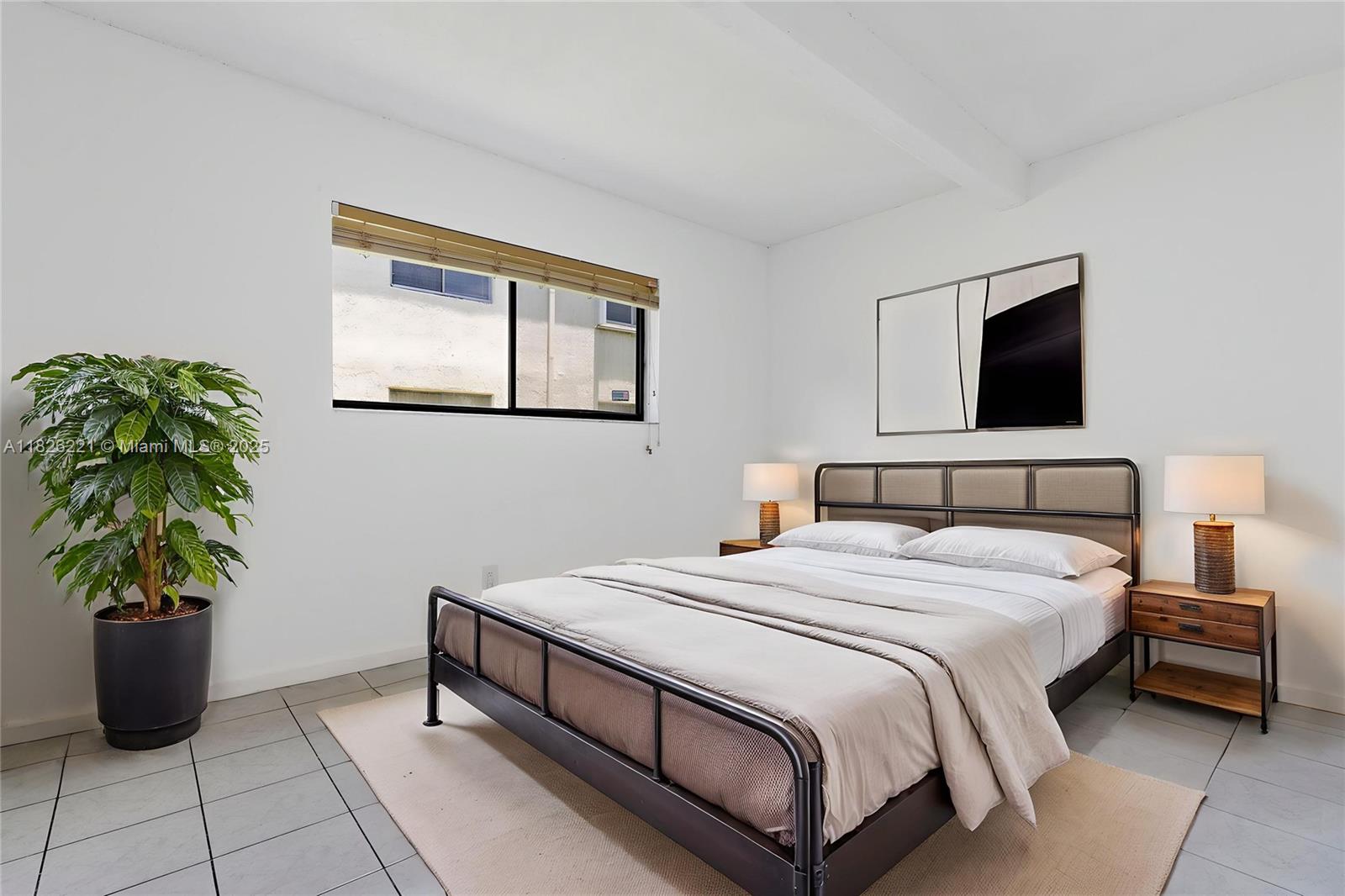 VILLAGE TOWNHOUSE-POMPANO - Residential