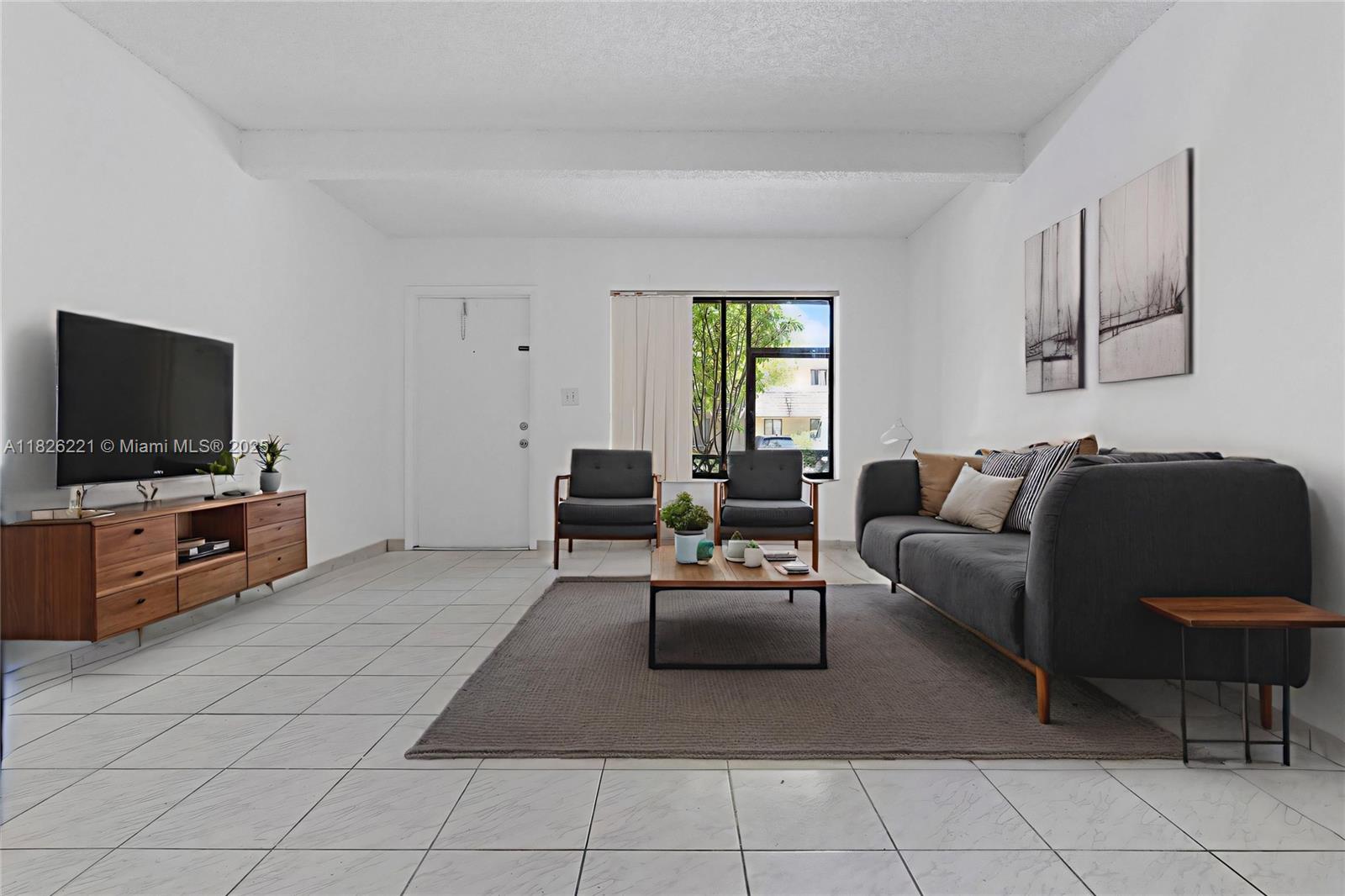 VILLAGE TOWNHOUSE-POMPANO - Residential