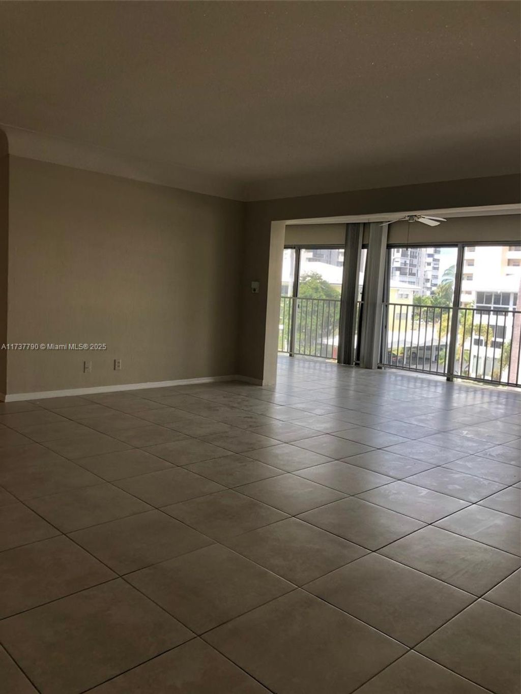Photo of 3051 NE 47th Ct #302, Fort Lauderdale, FL 33308 (MLS # A11737790)