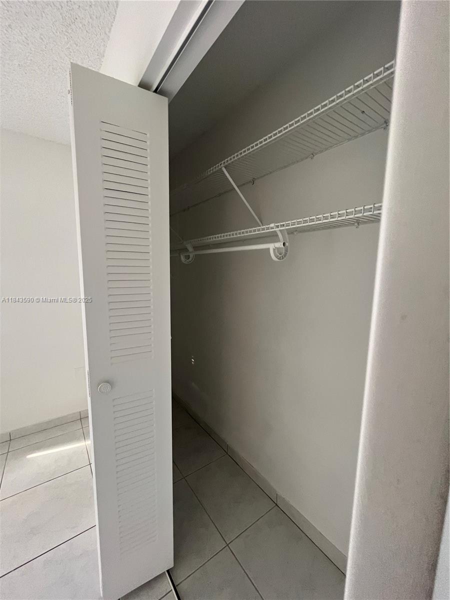 HIGHLANDS AT KENDALL LKS - Residential