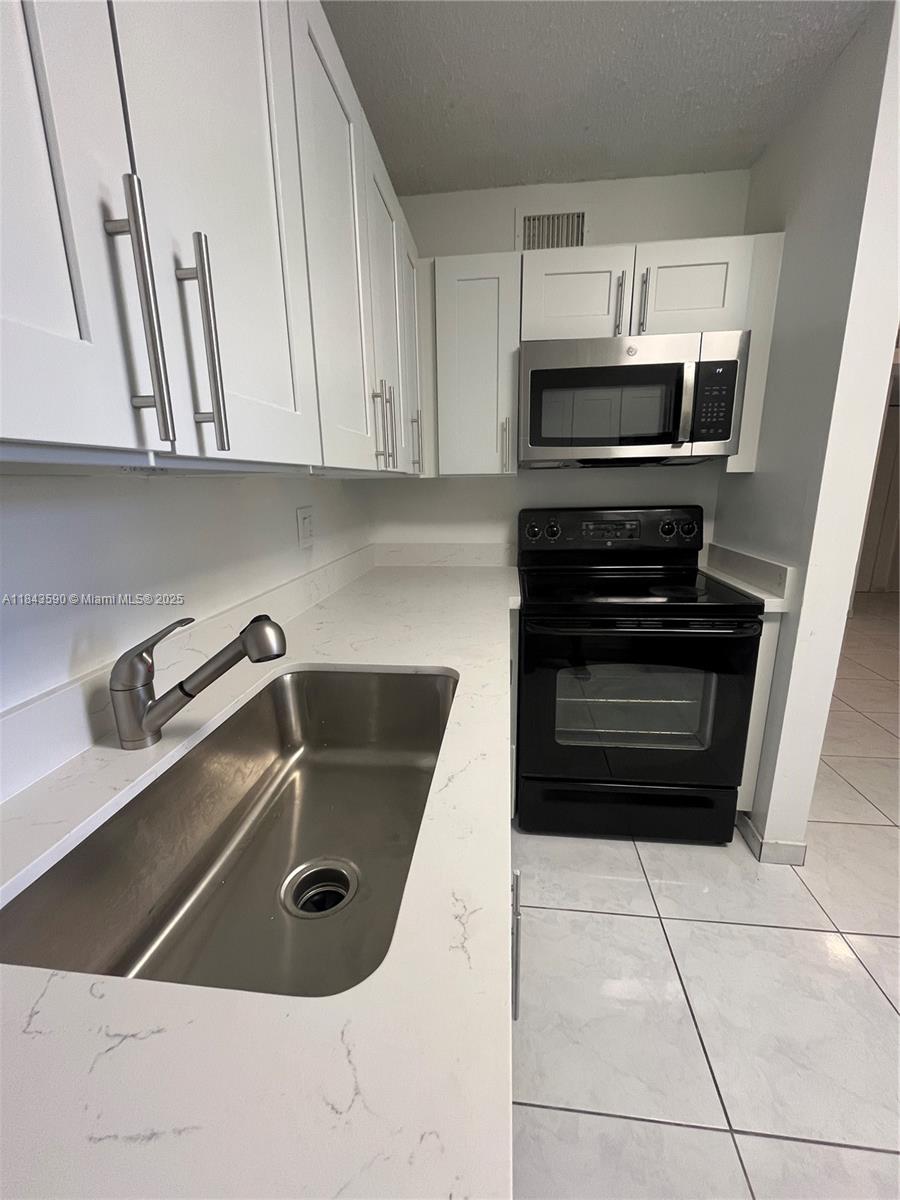 HIGHLANDS AT KENDALL LKS - Residential