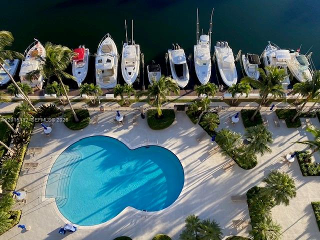 GABLES WATERWAY TOWERS CO - Residential Lease