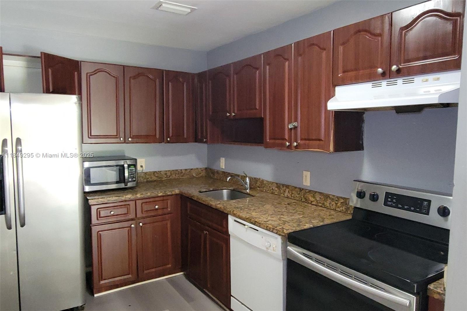 1075 NW 124th St, North Miami, FL, 33168/$509,999 2 1075 NW 124th St